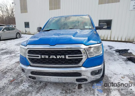 2022 Ram 1500 Big Horn 4X4 5'7 Box z USA, uszkodzony, nr VIN 1C6RRFFG2NN324928